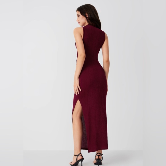 BURGUNDY HIGH NECK SPLIT MAXI DRESS - Picture 2 of 3